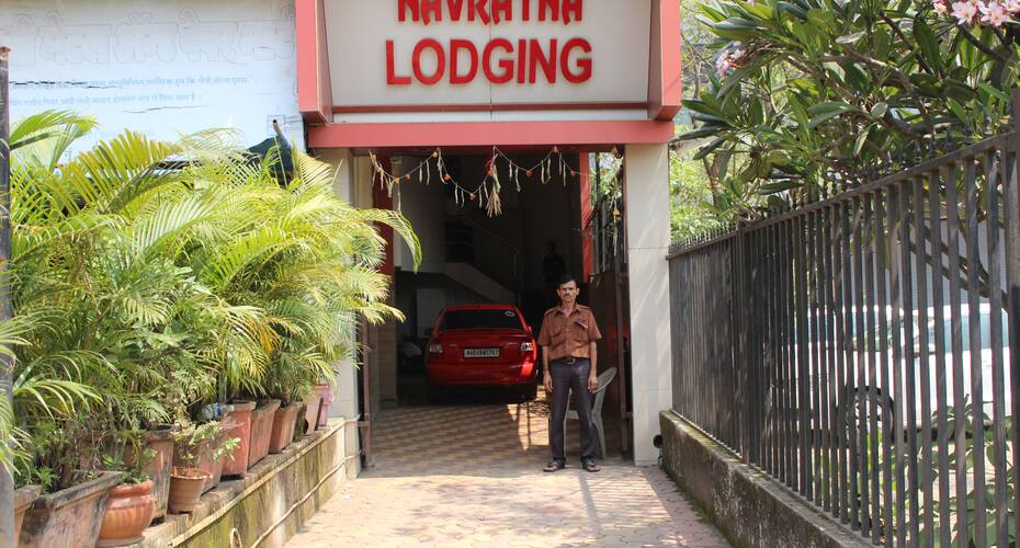 Hotel Navratna Residency, Thane 4